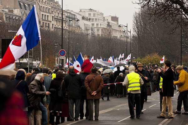 Manifestation à Paris pour un France Catholique ! Paris012