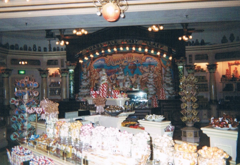 Photos de Disneyland + ou - anciennes 1993_310