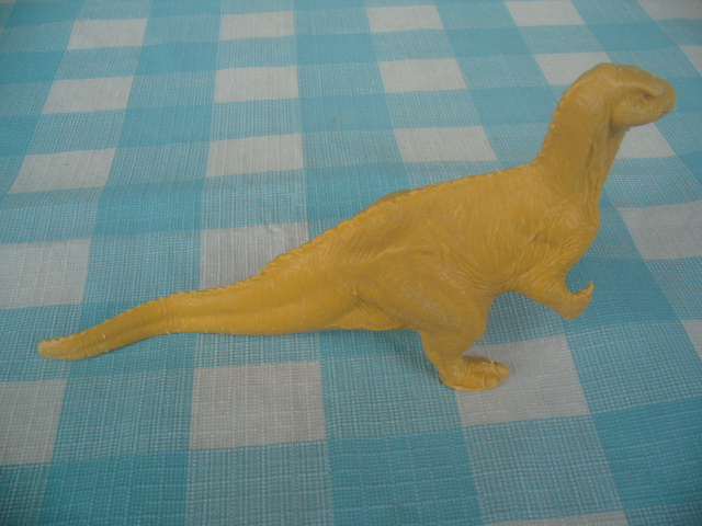 Kleinwelka and Invicta: 2 Iguanodons and Deinosuchus as figurines in my job Img_6473