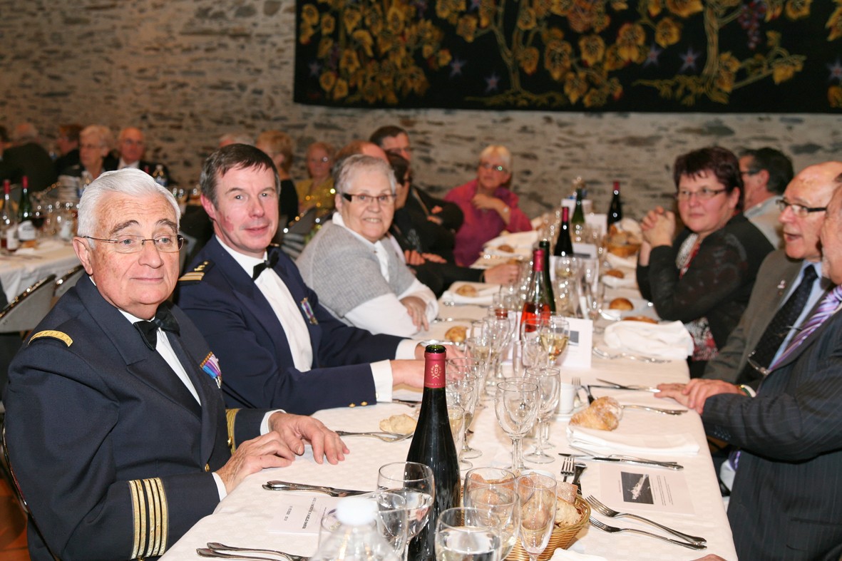 [ Associations anciens Marins ] Une nouvelle nuit de la Marine pour L'AMMAC d'Angers Bal20137