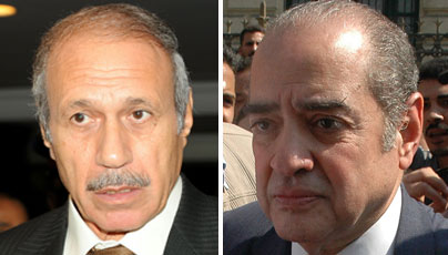 فيديو: محامى مبارك يطلب من المحكمة  بعدم ضم قضية العادلى إلى مبارك Adly-f11