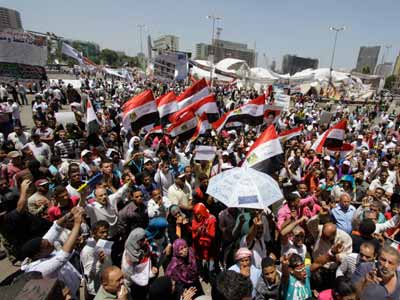 المتظاهرون فى التحرير يستعدون لتنظيم مسيرة تتجه إلى المجلس العسكرى  Dssdad10