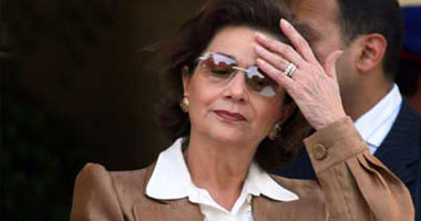سوزان مبارك فى زيارة لـ "سجن طرة" قبل جلسة الاثنين S5201114