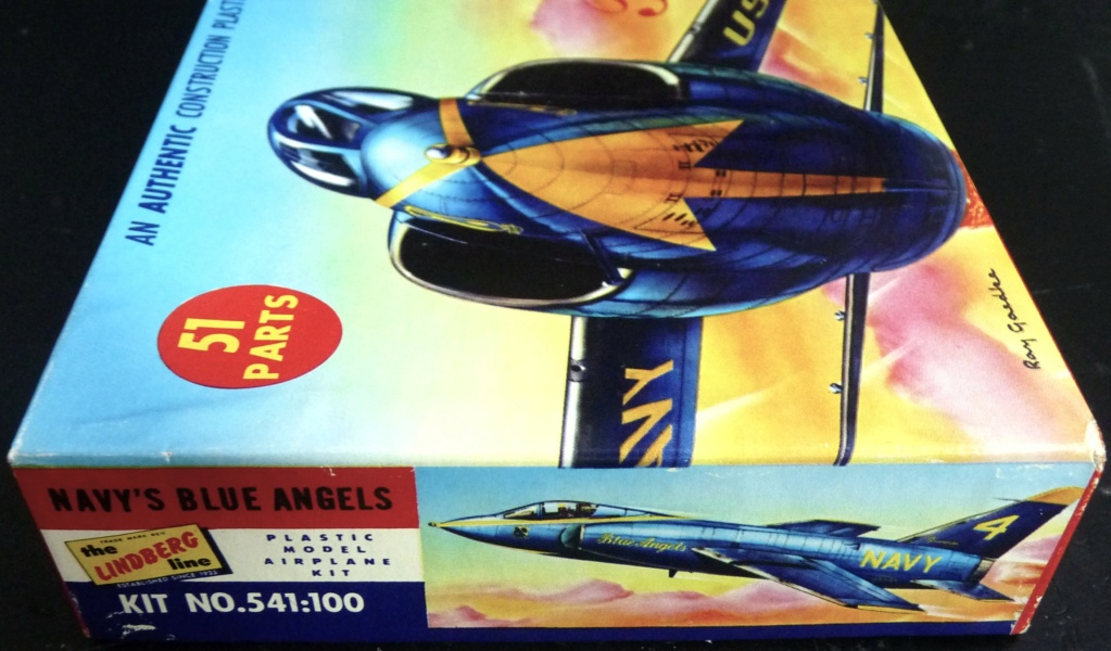 [LINDBERG] GRUMMAN F11F-1 TIGER Patrouille BLUE ANGELS 1/48ème Réf 541:100 429