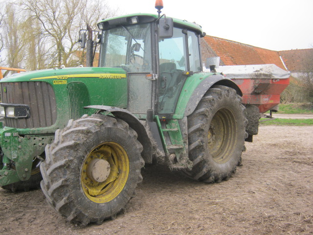 tracteur le plus cradingue - Concours du tracteur le plus cradingue Jd_00410