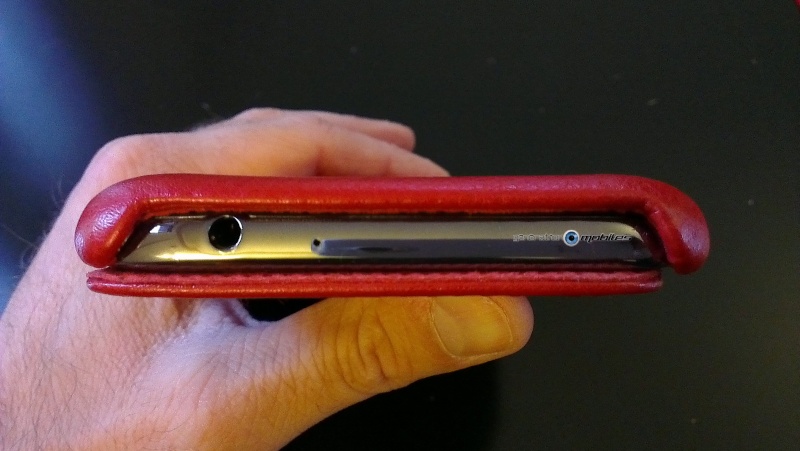 [ORDICA-STORE] Test de l'étui/Housse Volet Ouvrant Portefeuille Samsung Galaxy Note 2 - I-Carer - Rouge Imag0212