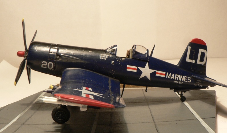 F-4-AU-5 Corsair [Revell] Corsai11