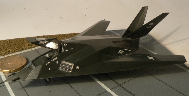 F-117 Stealth [ Revell 1/144] F-117-13