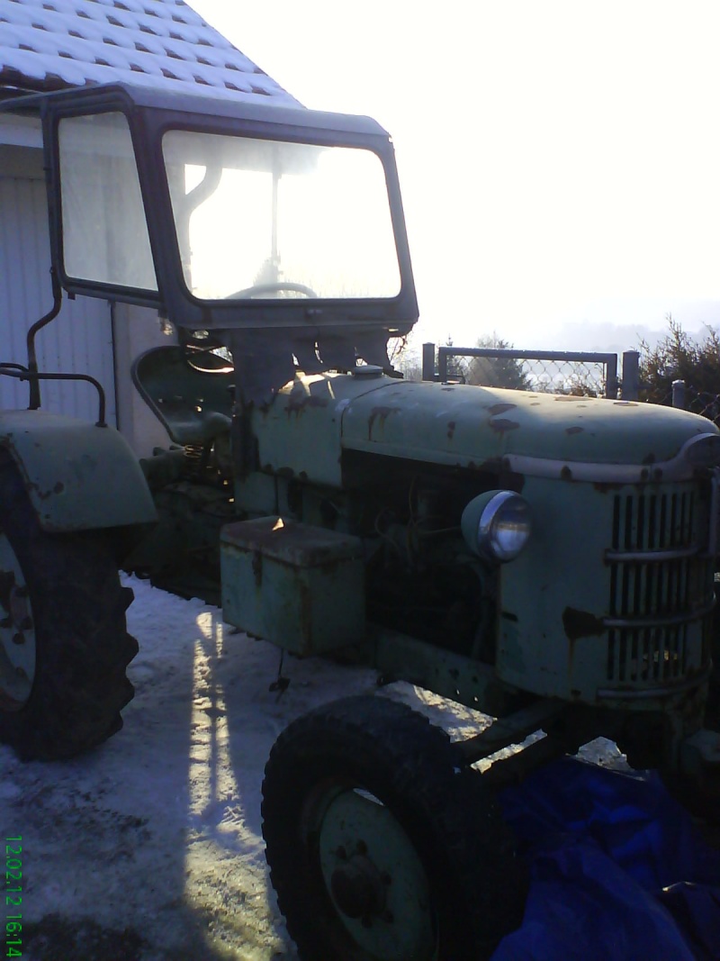 tracteur qui tire plus et qui fume blanc Buhrer18