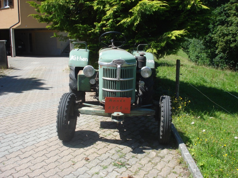 tracteur qui tire plus et qui fume blanc Dsc00012