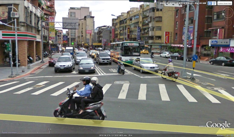 STREET VIEW : Moto vs Voitures - Taïwan Wwx10