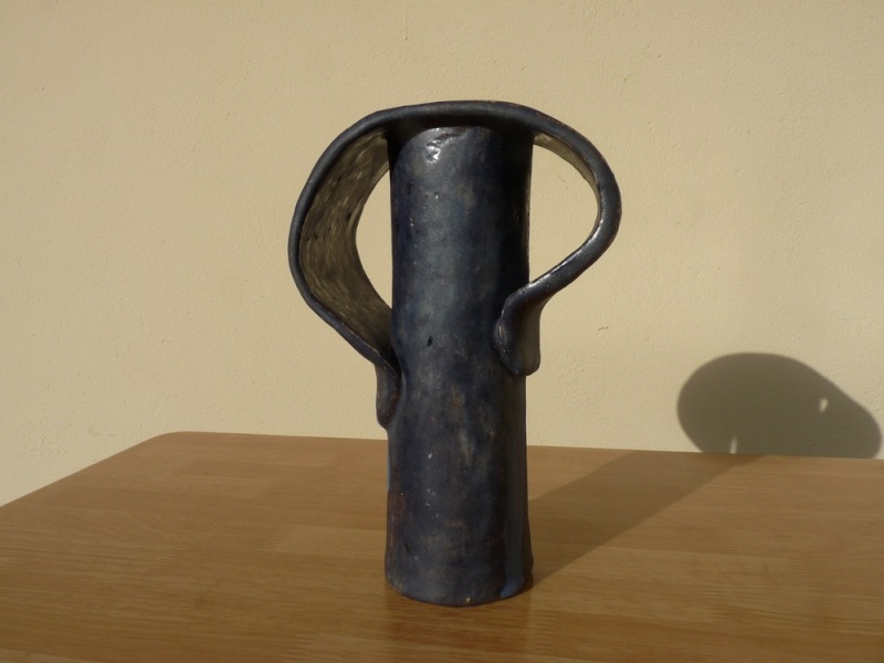Vase bleu monogramme en cerux CL - Christel Lauer P1080810