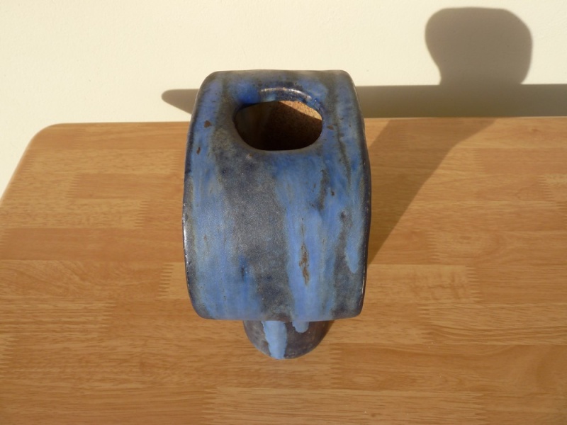 Vase bleu monogramme en cerux CL - Christel Lauer P1080910