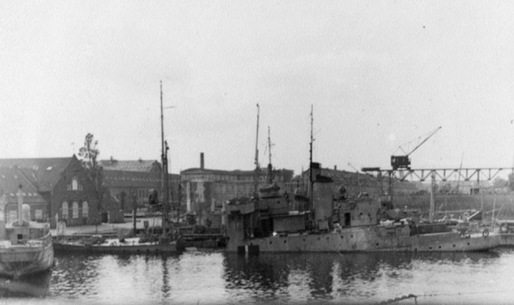 Sabordage de la marine danoise le 29 aout 1943  Lindor12