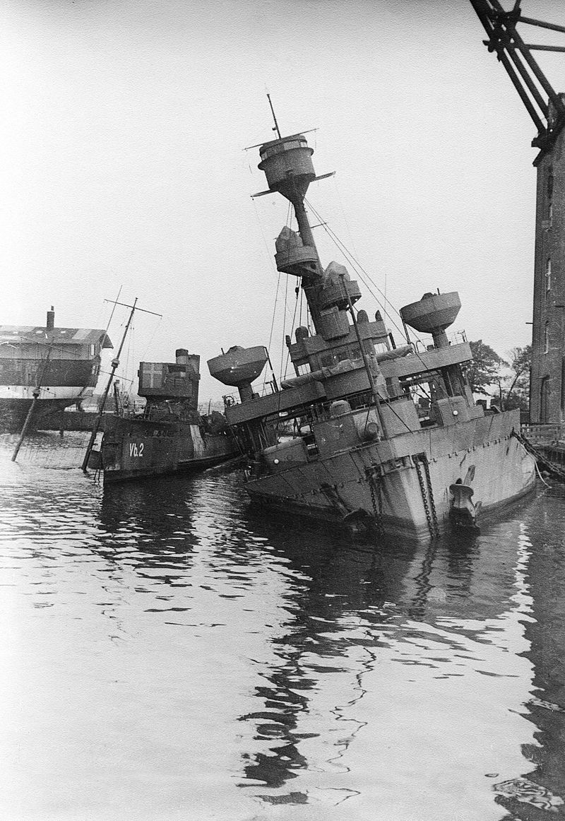 Sabordage de la marine danoise le 29 aout 1943  Peder_10