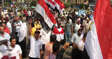 خطيب الميدان: أطالب المتظاهرين بـ "التحرير" بسلمية الثورة S9201110