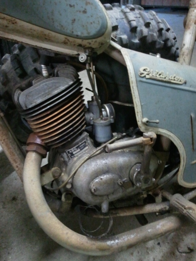 identification moto ancienne (vap 110 moteur abg) Photo074