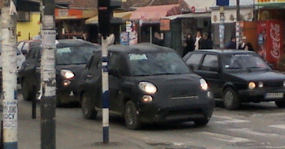 Les spyshots de la Fiat 500L Fiat_l11