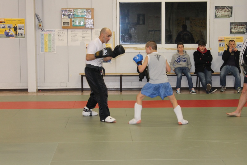 Stage Full Contact & kick avec Mangouchi le 17/01/12 au TPG. - Page 2 Img_1412