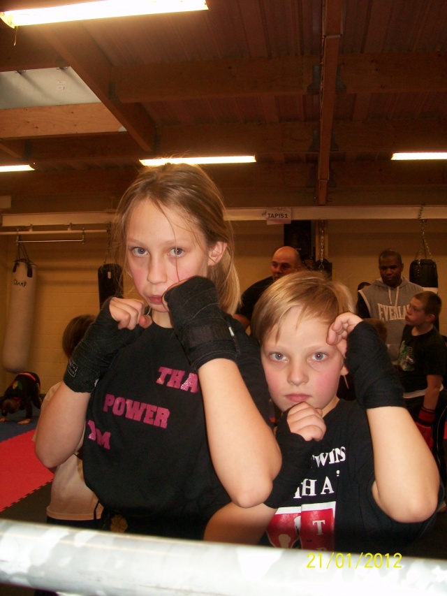 HAISNES  ! 21 JANVIER 2012: INTERCLUBS ENFANTS full contact Janvie30