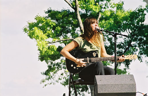 6/26/04 - NYC, East River Park  03-03110