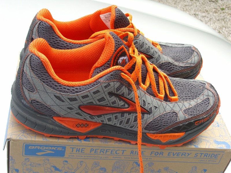 2012 - BROOKS cascadia 7 2012  p44 neuves Imgp1913