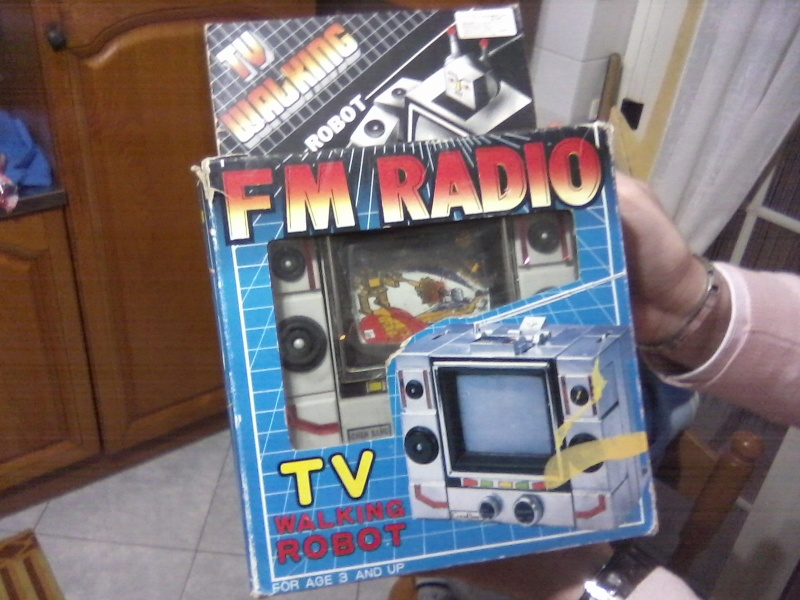 SCAMBIO QUESTO ROBOT RARO 1985 RADIO TV P23-0212