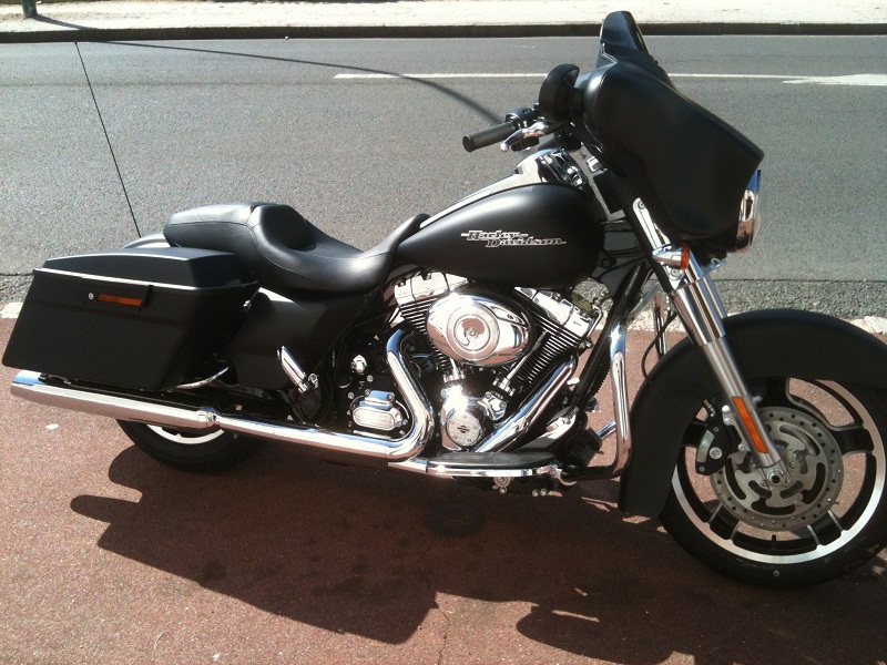 combien de STREET GLIDE  sur le forum Passion-Harley - Page 25 01810