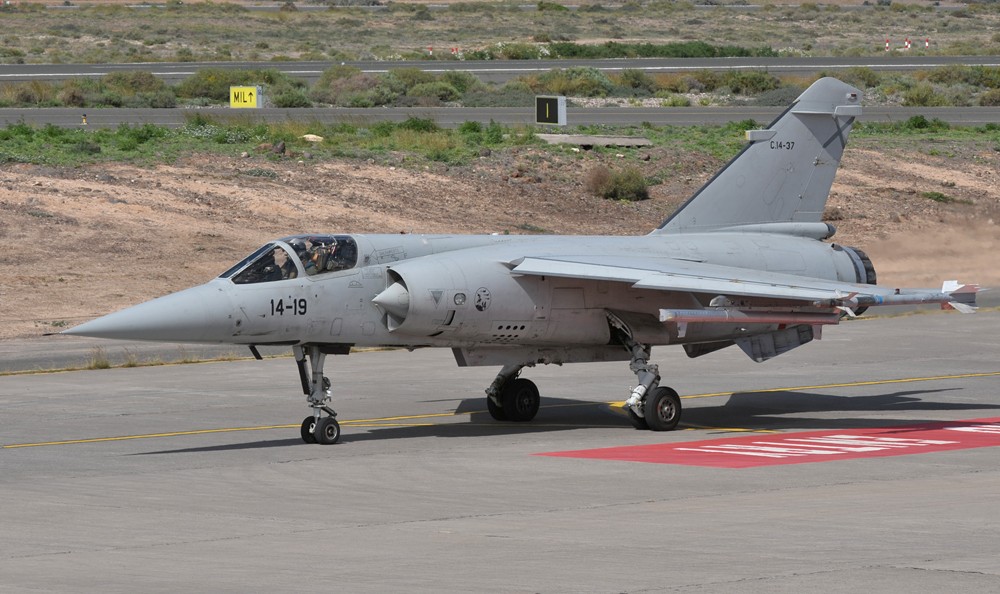 Dassault Mirage F1 - Page 34 Dsc_0310