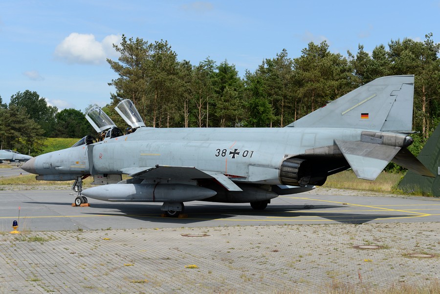 F-4 Phantom II Pic0110