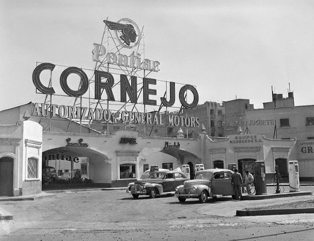 Old Gas Stations, Hotels and Car Hop Pics - Page 8 Gas_st10