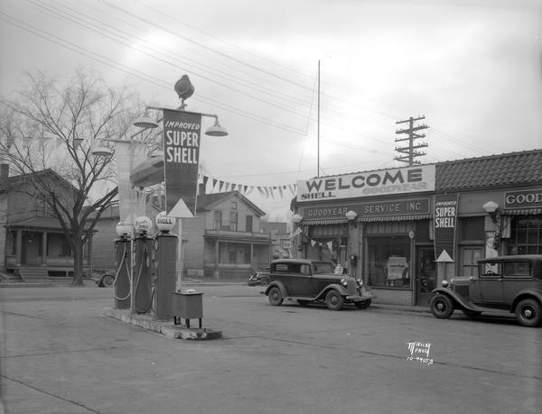 Old Gas Stations, Hotels and Car Hop Pics - Page 11 Goodye10
