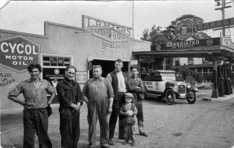 Old Gas Stations, Hotels and Car Hop Pics - Page 8 L_r_my10