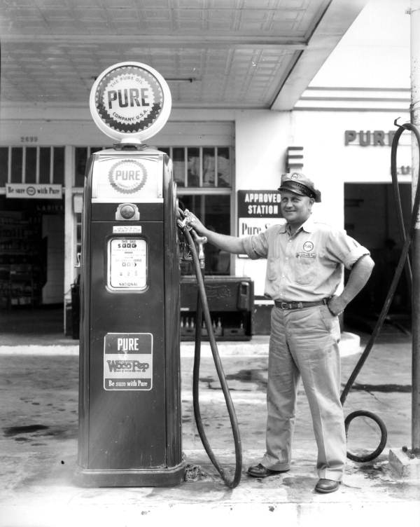 Old Gas Stations, Hotels and Car Hop Pics - Page 10 Old_ti48