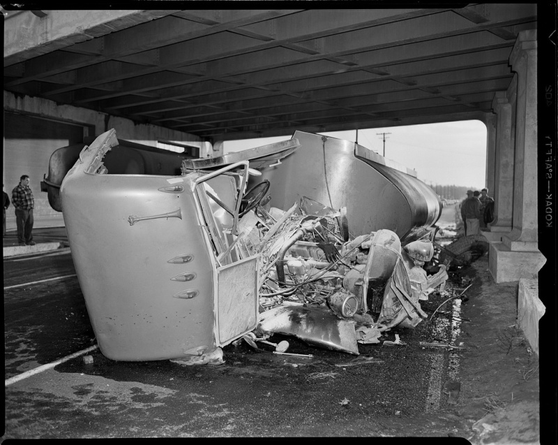 Vintage Accidents - Page 9 Tanker10