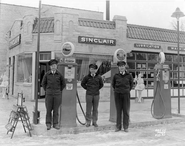 Old Gas Stations, Hotels and Car Hop Pics - Page 11 Three_10