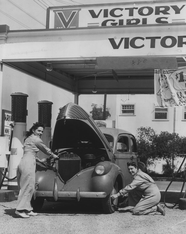 Old Gas Stations, Hotels and Car Hop Pics - Page 14 Victor10