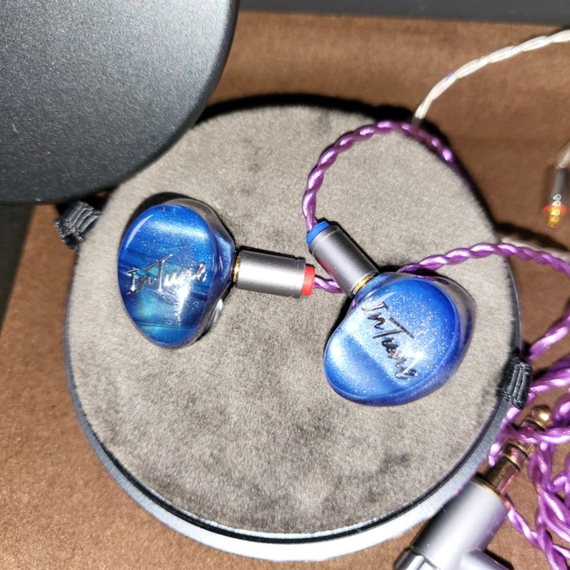 (TO) Vendo auricolari IEM iBasso IT07 come nuovi + cavo CB16 Intune10