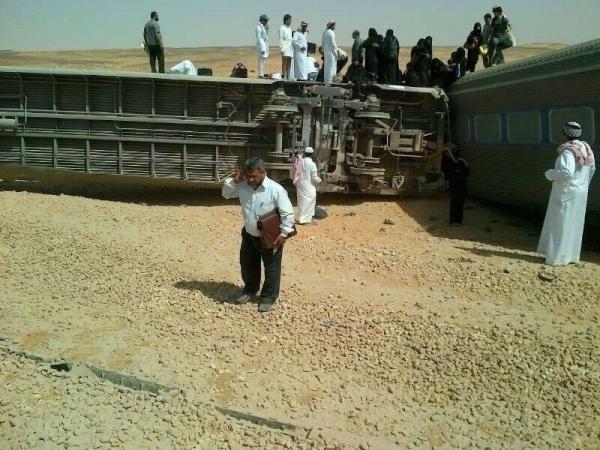 إصابات واخلاء طبي في أنقلاب قطار الأحساء الرياض صباح اليوم  13407810