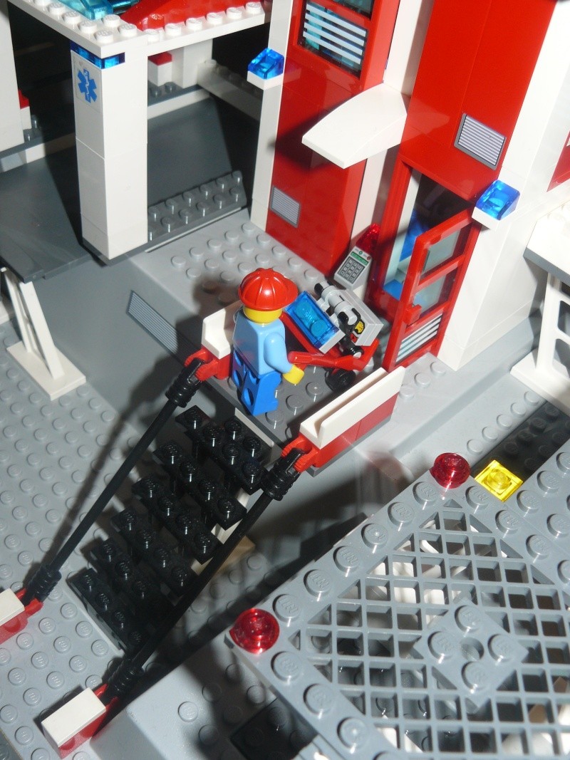 Notre monde LEGO - Lego City -  - Page 6 P1190330