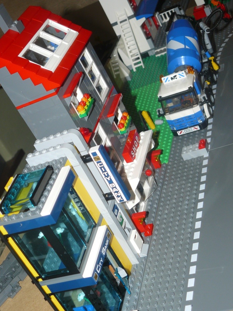 Notre monde LEGO - Lego City -  - Page 6 P1190335