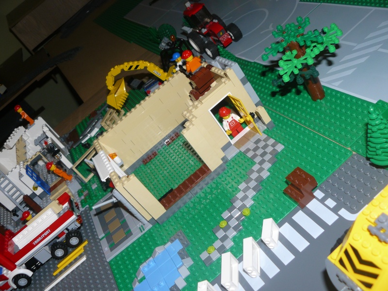 Notre monde LEGO - Lego City -  - Page 7 P1190346