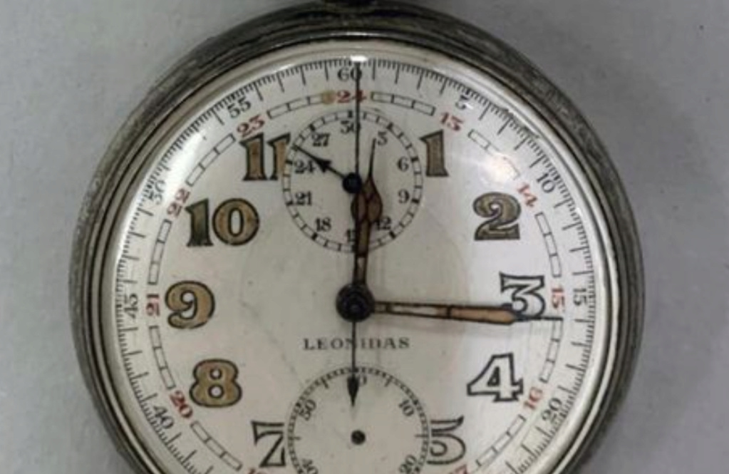 Montre chronographe Marine allemande sans marquage ? Leonidas ? Leonid10