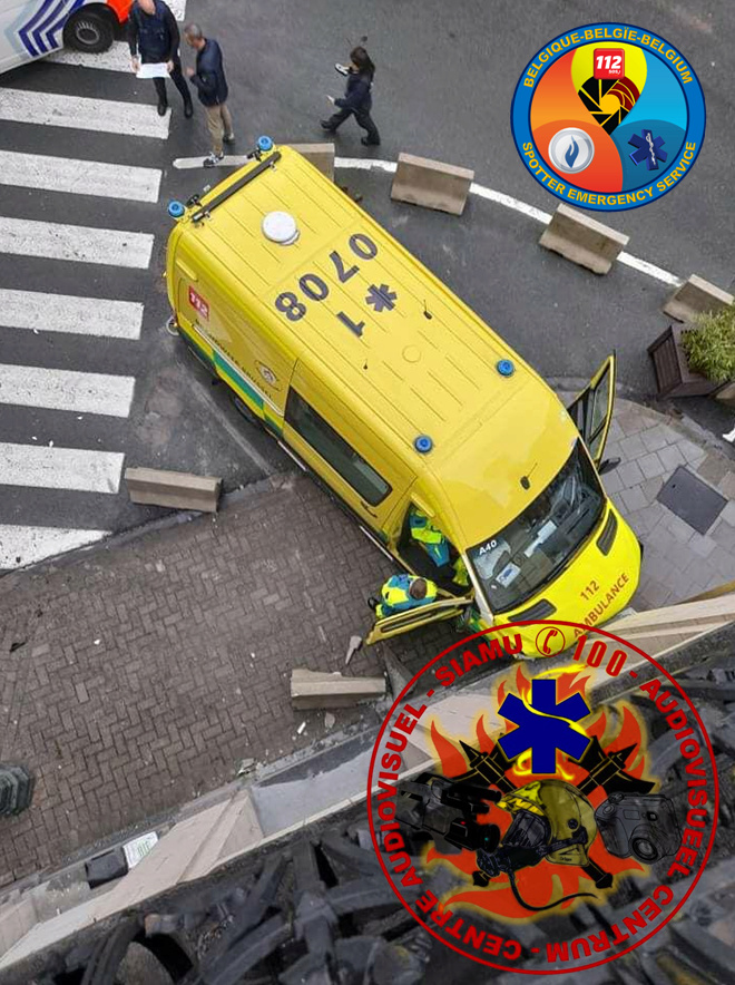 BRUXELLES - 06-10-21 - Crash ambulance Siamu A 40 SPF 10708 -  A40_cr10