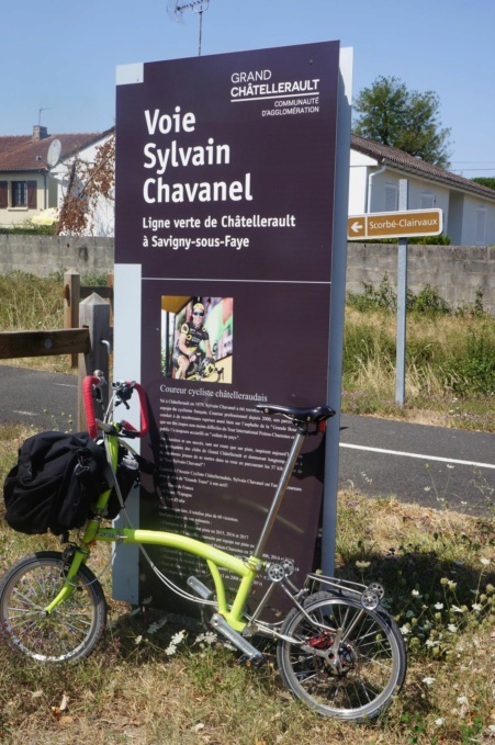 Ligne Verte (voie Verte Sylvain Chavanel), de La Roche-Rigault à Châtellerault Chavan11