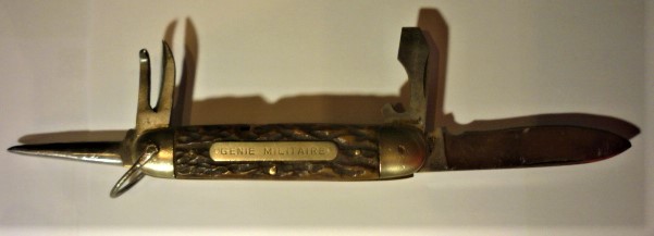 identification canif genie militaire P1110234
