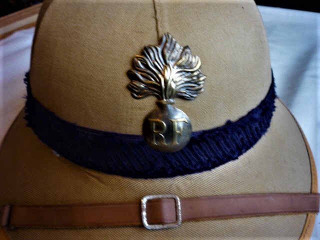 casque colonial gendarmerie   P1140815