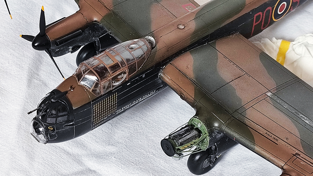 (GB multimoteurs) [Airfix] Avro Lancaster B.III  1/72 Img9612