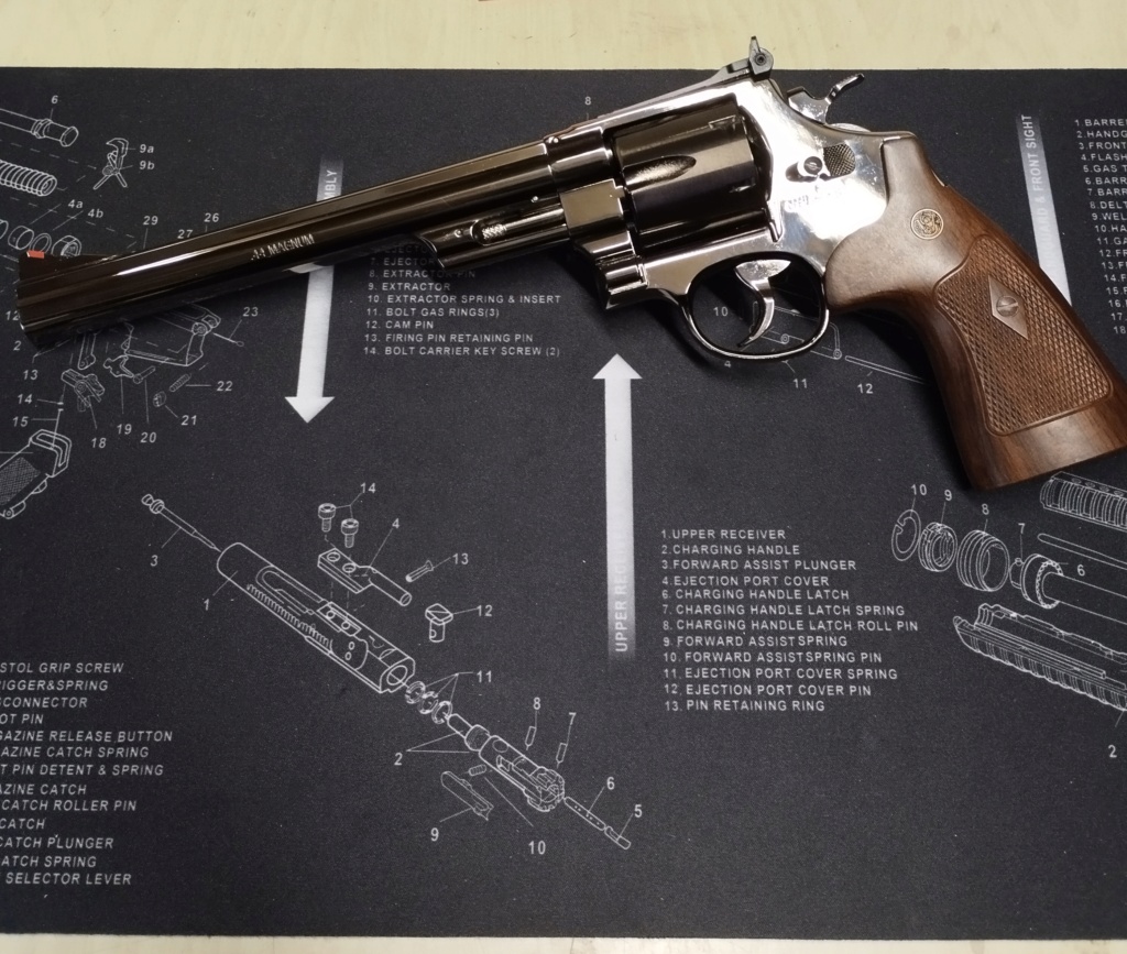 présentation de ma réplique de Smith & Wesson modèle 29 8". Img_2020