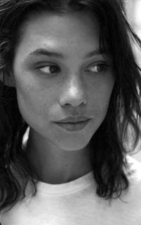 Astrid Frisbey Berges Mayra510